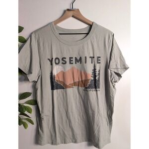 Zoe + Liv Graphic Tee Yosemite Sz XXL
